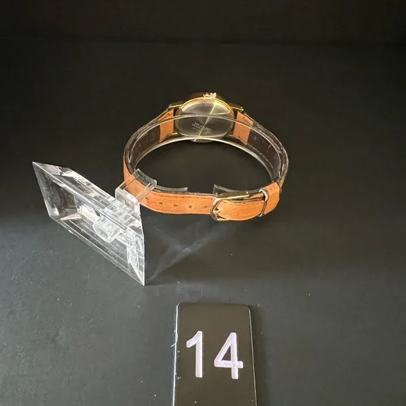 Women’s Disney Mickey Mouse watch - Picture 5 of 6